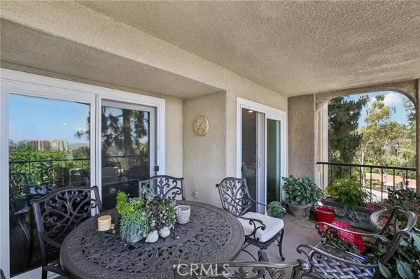 Laguna Woods, CA 92637,3241 San Amadeo