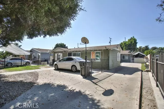 1142 South Golden West Avenue, Santa Ana, CA 92704