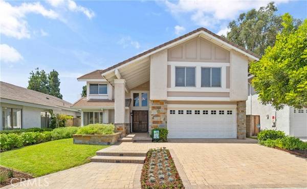 13 Ensueno W, Irvine, CA 92620