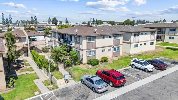 Huntington Beach, CA 92647,17431 Koledo Lane