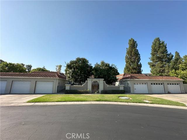 5498 East Paseo Del Lago East, Laguna Woods, CA 92637