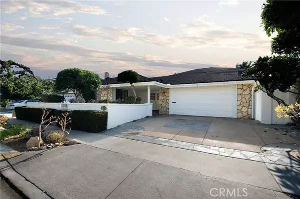 Huntington Beach, CA 92647,16401 Serenade Lane