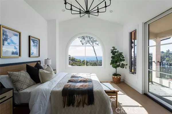 Laguna Beach, CA 92651,1060 Van Dyke Drive