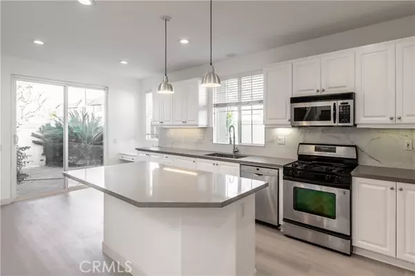 Irvine, CA 92606,154 Saint James