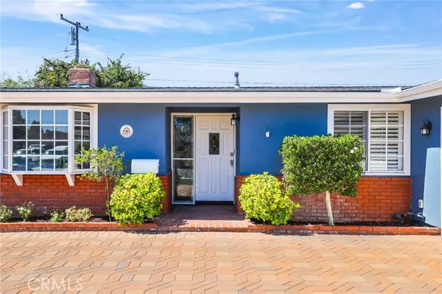 1653 Labrador Drive, Costa Mesa, CA 92626