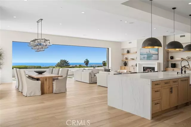 Corona Del Mar, CA 92625,2 Twin Lakes Circle