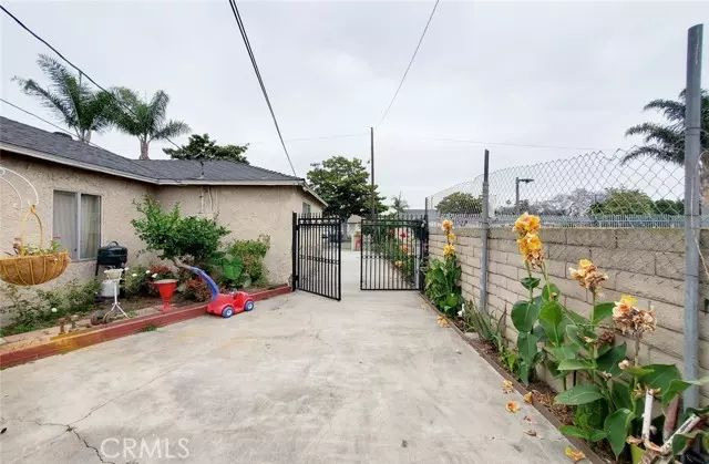 302 South Gunther Street, Santa Ana, CA 92704