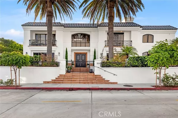 Corona Del Mar, CA 92625,215 Poppy Avenue