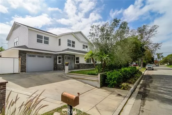 949 Arbor Street,  Costa Mesa,  CA 92627