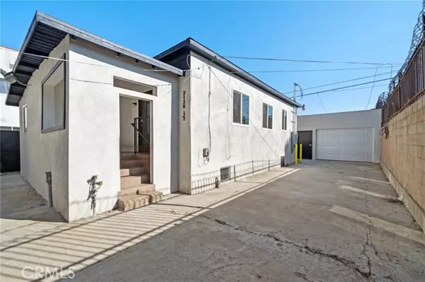 2138 West Florence Avenue, Los Angeles, CA 90047