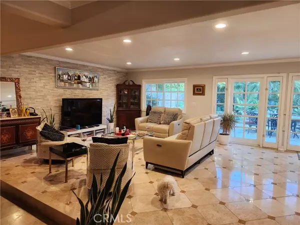 Anaheim Hills, CA 92807,6424 East Via Arboles