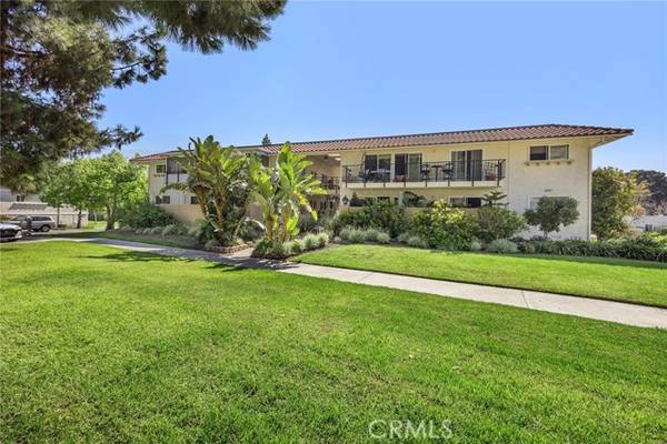 2237 Via Puerta, Laguna Woods, CA 92637