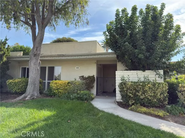 956 Calle Aragon, Laguna Woods, CA 92637