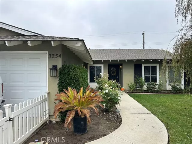 3254 Washington Avenue, Costa Mesa, CA 92626