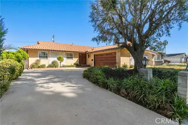 16542 Higgins Circle, Huntington Beach, CA 92647