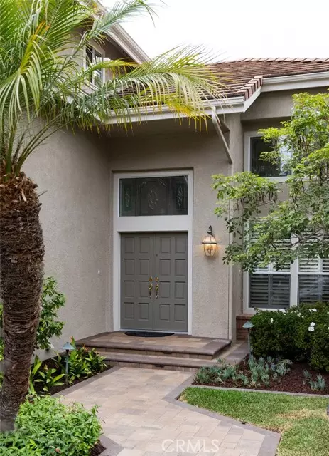 San Clemente, CA 92673,2104 Via Viejo