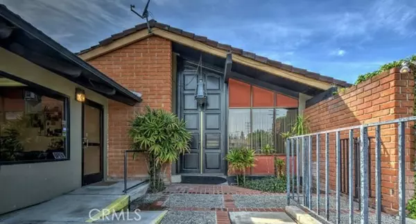 616 W Edinger Avenue, Santa Ana, CA 92707