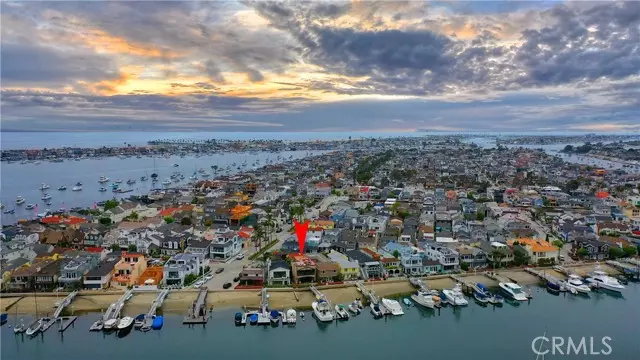 Newport Beach, CA 92662,209 East Bay Front