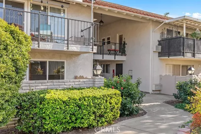 Laguna Woods, CA 92637,2271 Via Puerta