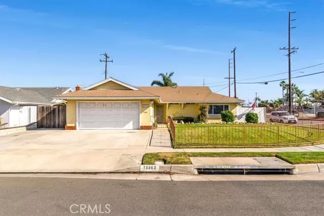 19962 Gloucester Lane, Huntington Beach, CA 92646