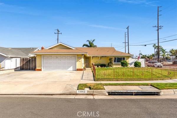 19962 Gloucester Lane, Huntington Beach, CA 92646