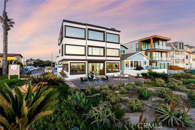 Sunset Beach, CA 90742,16601 South Pacific Avenue