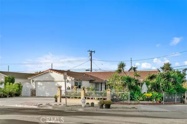 Santa Ana, CA 92704,5201 West Henderson Place