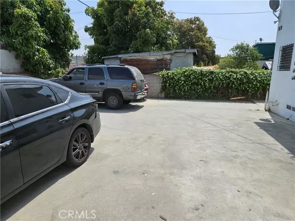 Los Angeles, CA 90011