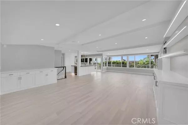 Newport Beach, CA 92663,1717 Cliff Drive