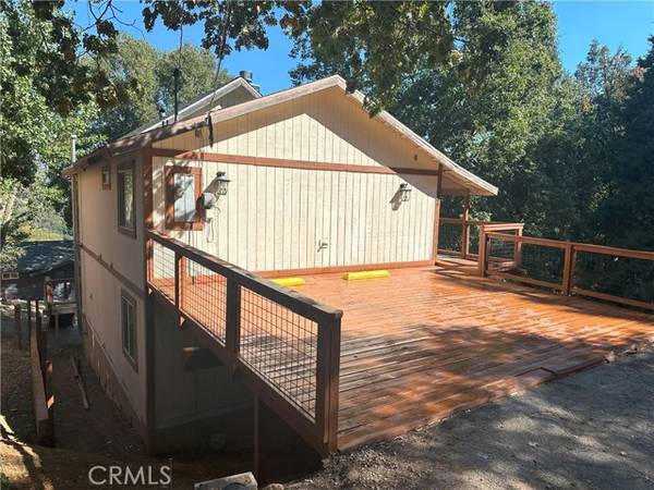 284 Davos Drive, Crestline, CA 92325