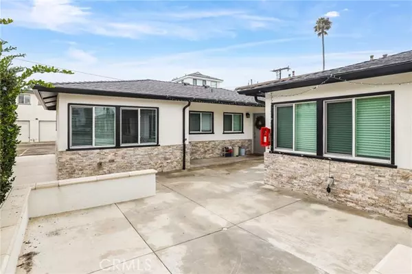 206 Chicago Avenue, Huntington Beach, CA 92648