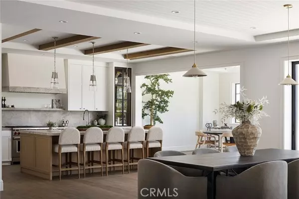 702 Saint James Place, Newport Beach, CA 92663