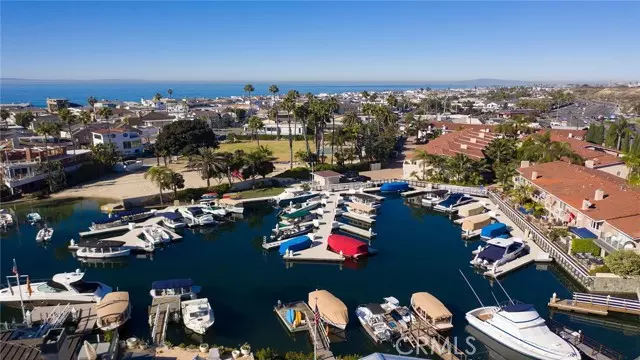 Newport Beach, CA 92663,4427 West Coast