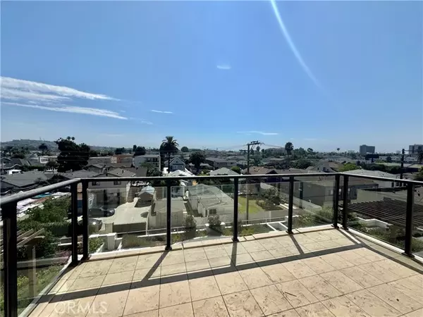 1598 long beach, Long Beach, CA 90813