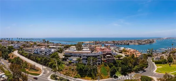 Corona Del Mar, CA 92625,358 Dahlia Place