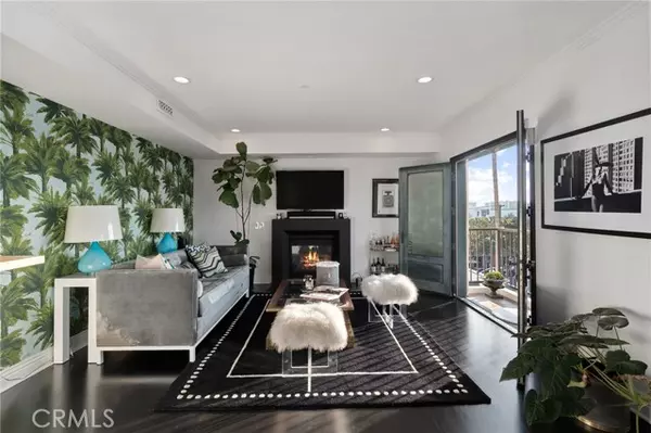 718 North Croft Avenue, West Hollywood, CA 90069