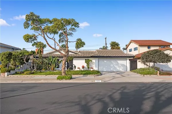 8211 Mary Circle, Huntington Beach, CA 92646