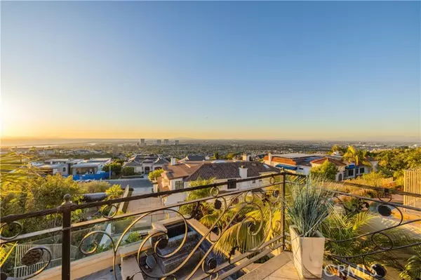 Newport Beach, CA 92660,15 San Sebastian