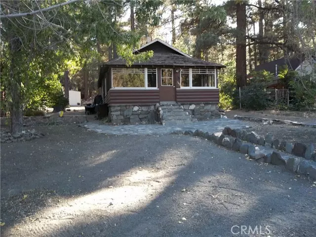 1149 Apple Avenue, Wrightwood, CA 92397