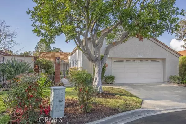 Laguna Woods, CA 92637,5174 Calzado