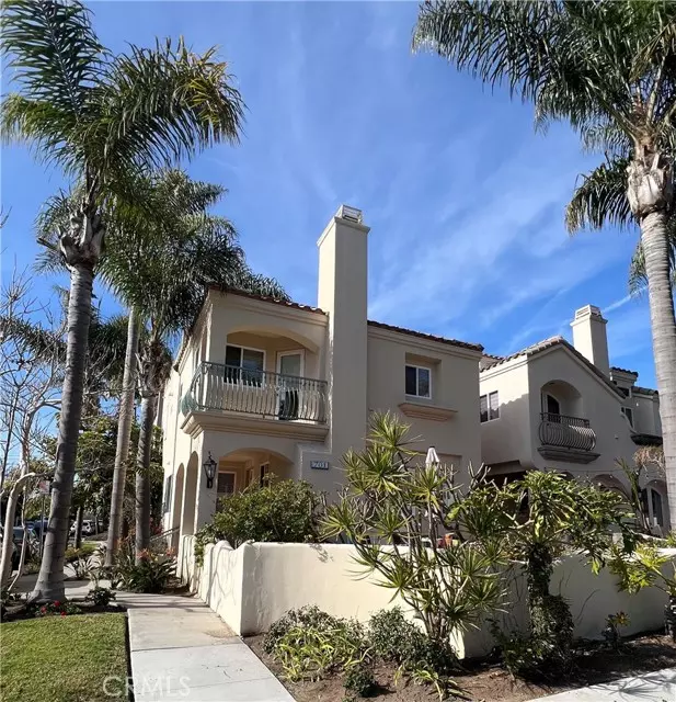 Corona Del Mar, CA 92625,701 Marguerite Avenue