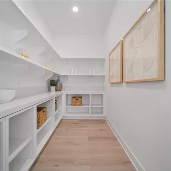 Valencia, CA 91354,29808 Corte Trono
