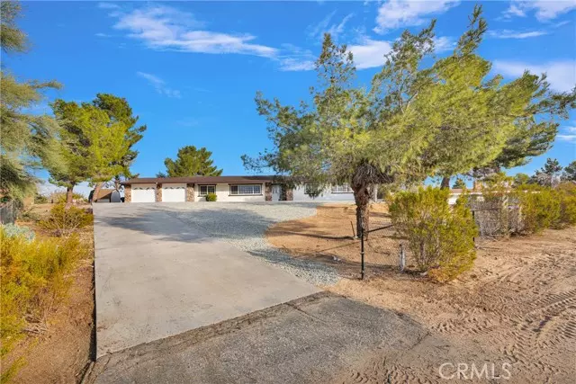 19188 Tomahawk Road, Apple Valley, CA 92307