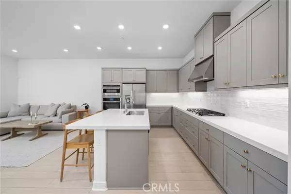 Irvine, CA 92618,185 Sash