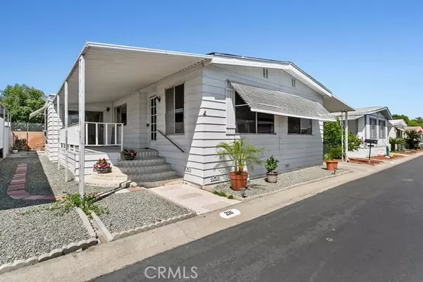 24921 Muirlands Boulevard, Lake Forest, CA 92630