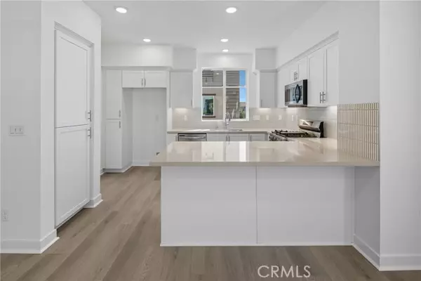 Anaheim, CA 92804,2209 West Orange