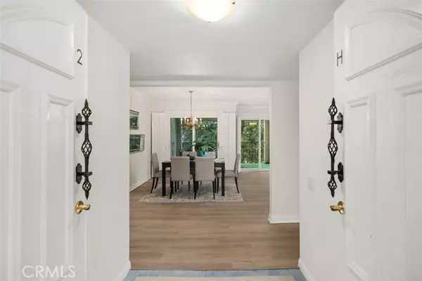 5519 Paseo Del Lago E, Laguna Woods, CA 92637