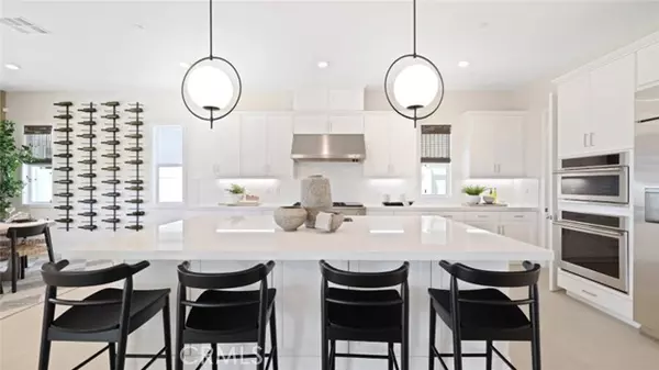 29635 Corte Ballenas, Valencia, CA 91354