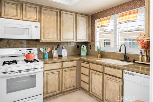 Lake Forest, CA 92630,21172 Jasmines Way