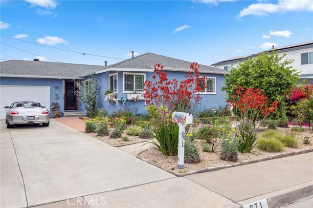 671 Senate Street, Costa Mesa, CA 92627